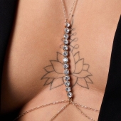 Золотистое оригинальное украшение на грудь со стразами - Сима-Ленд купить с доставкой Золотистое оригинальное украшение на грудь со стразами - Сима-Ленд купить с доставкой