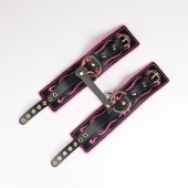 Черные кожаные оковы с розовой строчкой - Crazy Handmade - купить с доставкой в Барнауле