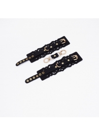Черные кожаные наручники с узорами и золотистой фурнитурой - Crazy Handmade - купить с доставкой в Барнауле