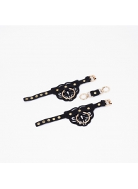 Черные кожаные наручники с клепками, кольцами и золотистой фурнитурой - Crazy Handmade - купить с доставкой в Барнауле