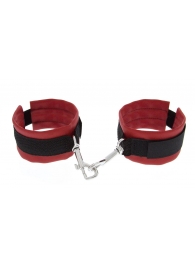 Красно-чёрные полиуретановые наручники Luxurious Handcuffs - Blush Novelties - купить с доставкой в Барнауле