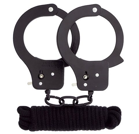 Чёрные наручники из листового металла в комплекте с веревкой BONDX METAL CUFFS LOVE ROPE SET - Dream Toys - купить с доставкой в Барнауле